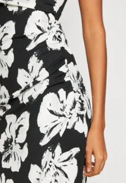 Anna Field Jurk - Black/White 5 Anna Field Jurk - Black/White -Anna Field 02de3fdf599f48c99d70ec0c741e4df6 scaled