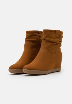 Anna Field Winter Boot - Enkellaarsjes Met Sleehak - Cognac -Anna Field 041703c38fe14e818aaaefef48ae5697 scaled