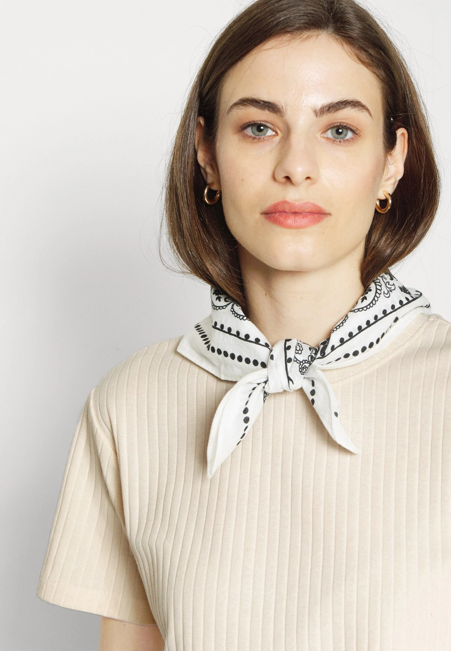 Top Skirt Set - Kokerrok - 003 - Off-White Top Skirt Set - Kokerrok - 003 - Off-White -Anna Field 17d77307363e48c6bd680b42cdfb7bf7 scaled