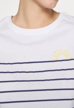 Anna Field Mandala - T-Shirt Print - White 6 Anna Field Mandala - T-Shirt Print - White -Anna Field 197a6cc5a7694b0d8da61ec62ab77189 scaled