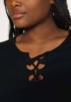 Curvy Front Lace - T-Shirt Basic -Black -Anna Field 1aedc7f34d1f4f3da1a168ca8b48e424 scaled
