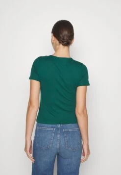 Anna Field T-Shirt Basic - Dark Green 3 Anna Field T-Shirt Basic - Dark Green -Anna Field 2557761922244a66a57dd77bb25db9af scaled