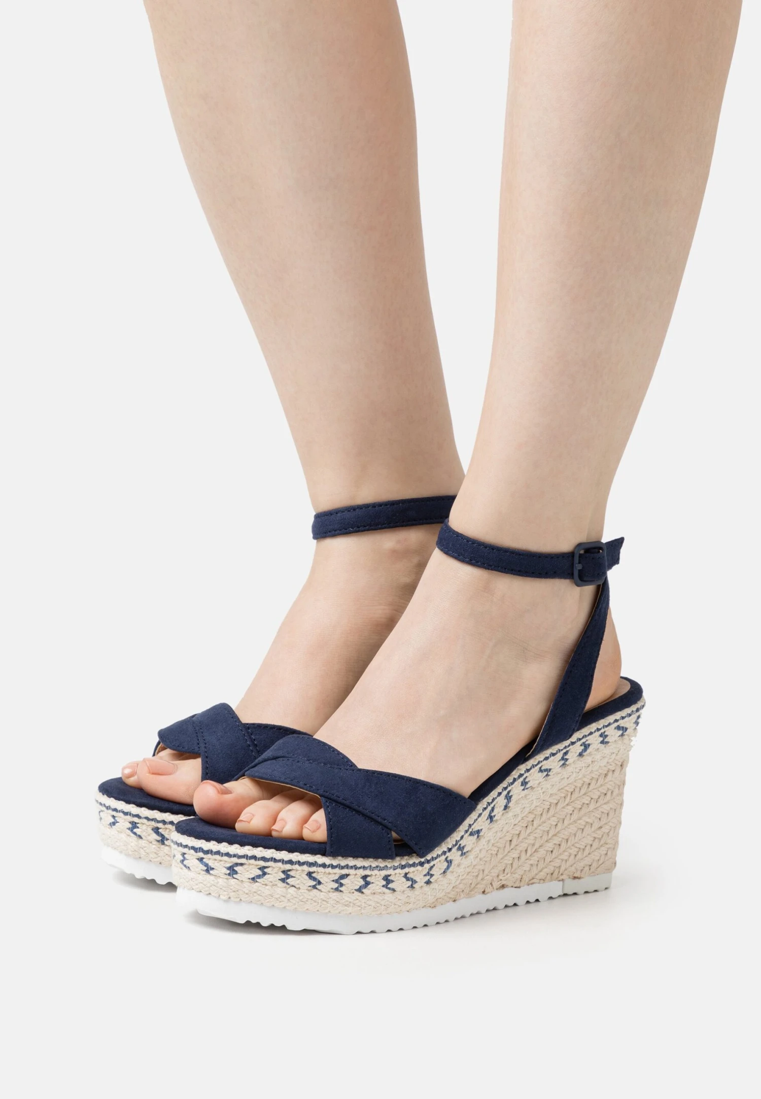 Sandalen Met Sleehak - Dark Blue Anna Field Sandalen Met Sleehak - Dark Blue -Anna Field 29ce0c5833034fe1a201da6e4f25653a scaled