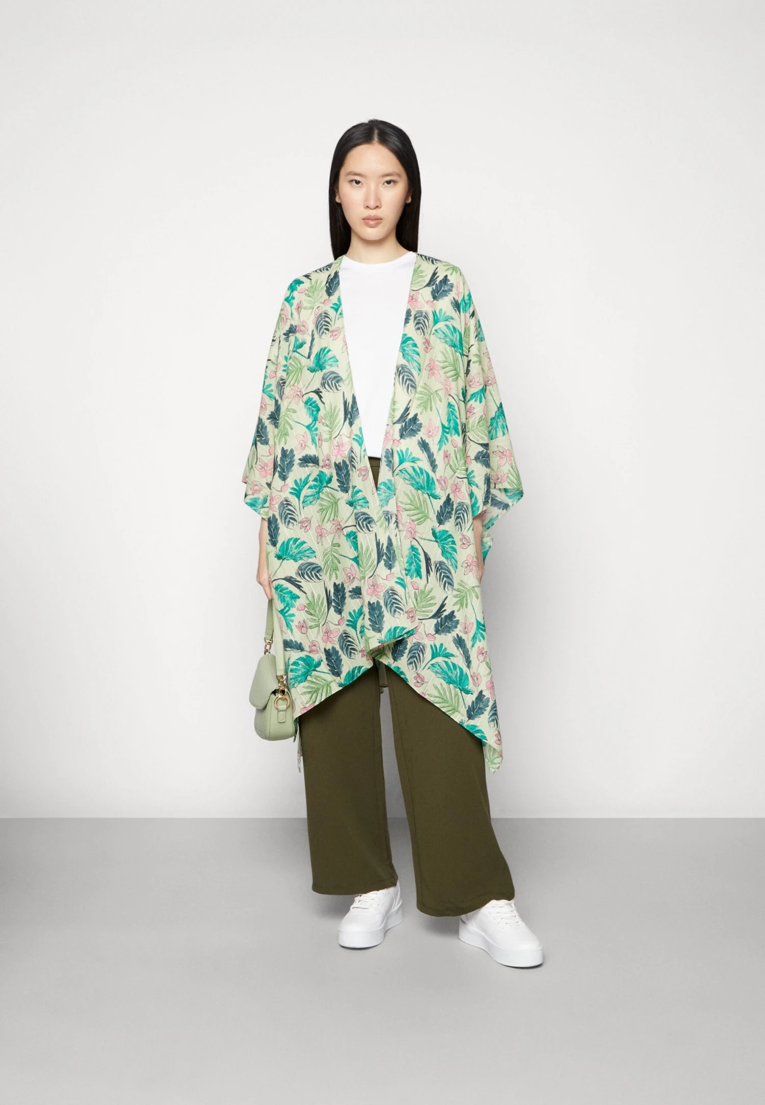Poncho - Green Anna Field Poncho - Green -Anna Field 388678ded9fd4f3a9d3ce03d3cff6f57 scaled