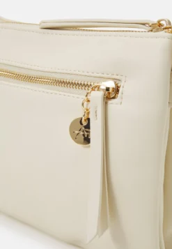 Anna Field Schoudertas -Off White -Anna Field 3b814a91c20447ee81ef00bbb500f8aa scaled