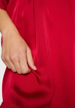 Anna Field Nachtjapon - Red -Anna Field 423938e509a64e29b8c787165c3e9a97 scaled