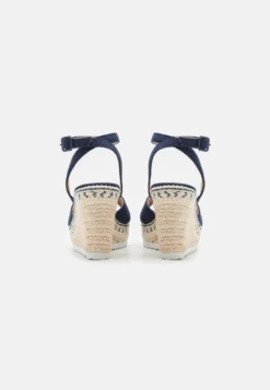 Anna Field Sandalen Met Sleehak - Dark Blue 3 Anna Field Sandalen Met Sleehak - Dark Blue -Anna Field 5f1c22d4680843bf917f0a5f6ffb6b8d scaled