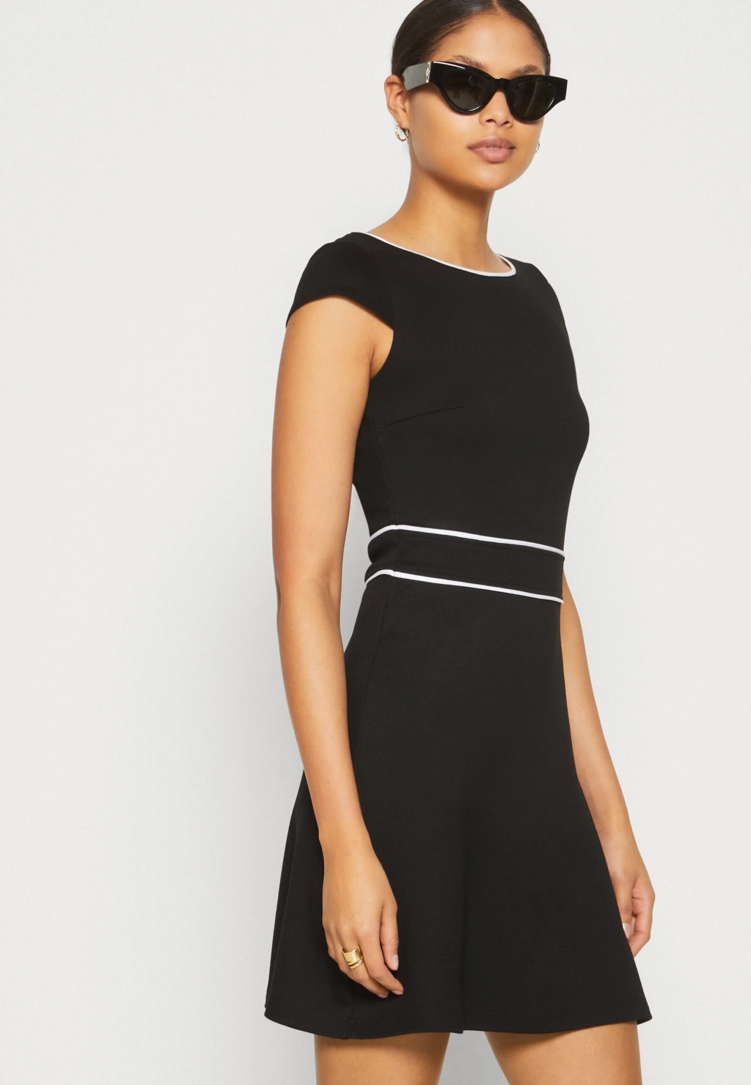 Jerseyjurk - Black/White Anna Field Jerseyjurk - Black/White -Anna Field 6e22da601a9a4a7d856be115d57b4b7f scaled