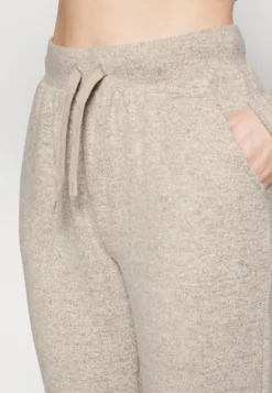 Anna Field Pyjama - Brown 4 Anna Field Pyjama - Brown -Anna Field 70f5e4b79aee4bc2b31b8f6095fcf4ee scaled