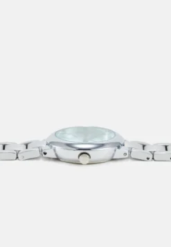 Anna Field Horloge - Silver 2 Anna Field Horloge - Silver -Anna Field 85f43464c3154eaf885ba42277abd89e scaled