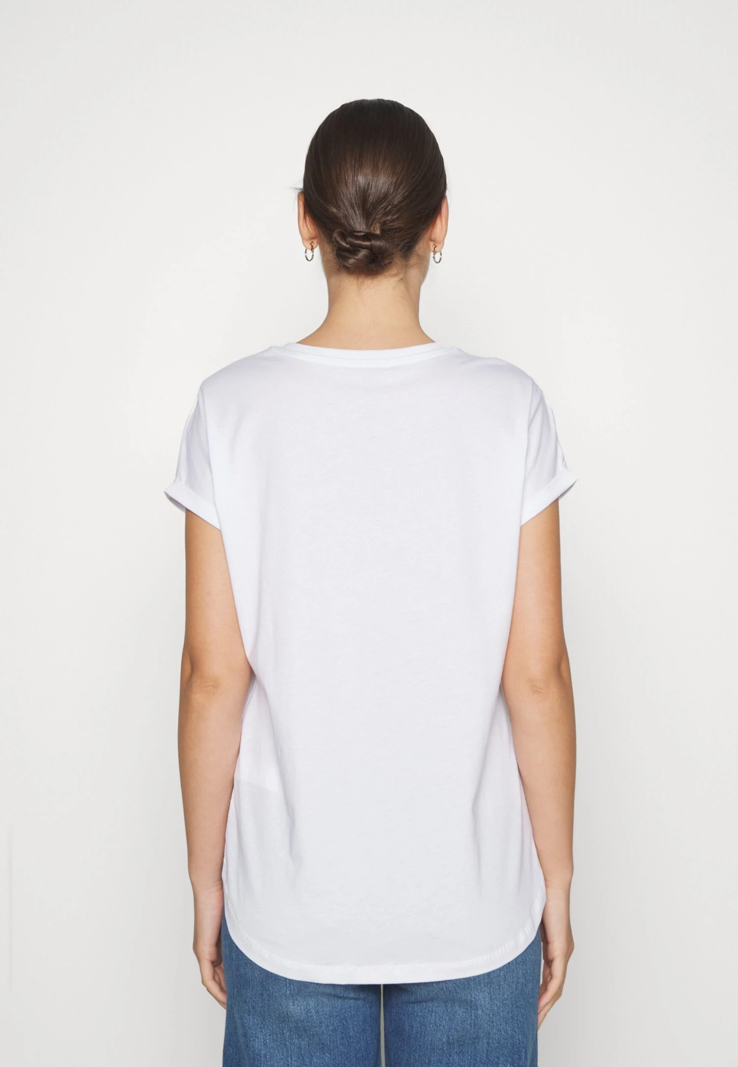 Mandala - T-Shirt Print - White Anna Field Mandala - T-Shirt Print - White -Anna Field 8835517350374b98879eceac9f44c10c scaled