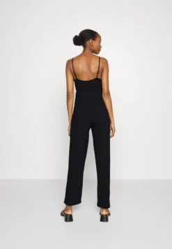 Strappy Drappy Cintered- Jumpsuit - Black 2 Strappy Drappy Cintered- Jumpsuit - Black -Anna Field 91d401d590744b92b6e42af8f0a9fffc scaled