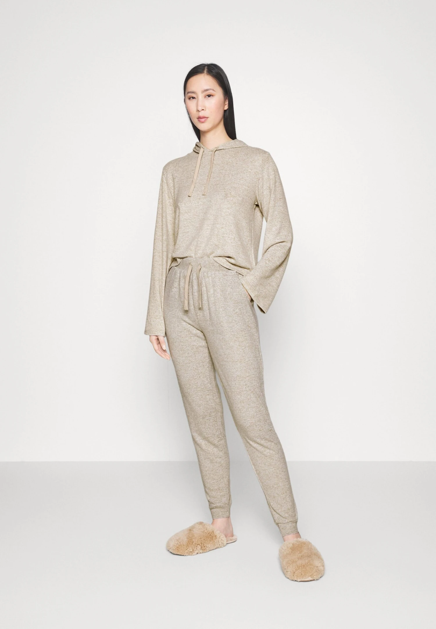 Pyjama - Brown Anna Field Pyjama - Brown -Anna Field 9216ae83c6f342f8a8439cf6b45012d8 scaled