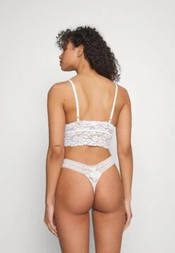 Anna Field 2 Pack Stella / 001 - White_402 - Pink - Bustier - 001 - White_402 - Pink -Anna Field a6a3b721c23043dfb85d4d4a19f6182e scaled