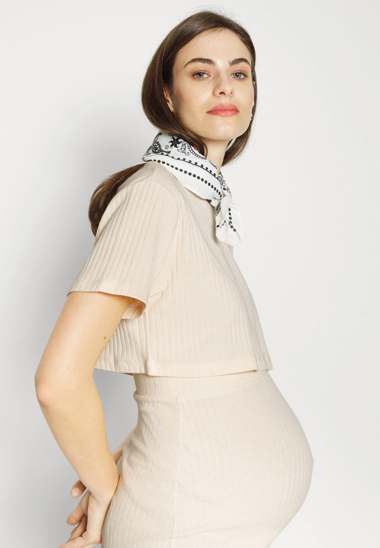 Top Skirt Set - Kokerrok - 003 - Off-White Top Skirt Set - Kokerrok - 003 - Off-White -Anna Field af0b503f31c24a2a8f02924ebcf2b518 scaled