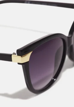 Anna Field Zonnebril - Black 3 Anna Field Zonnebril - Black -Anna Field b530fe5dfdbc4aa29d4bc6fdf5500a95 scaled