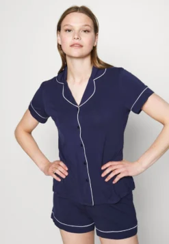 Anna Field Button Through Pj Set- Pyjama - Blue/White -Anna Field ca0de327115340e9b0cf3dcf947f73c6 scaled