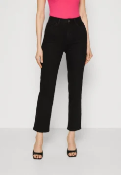 Anna Field 41 Anna Field Straight Leg Jeans - Black Denim
