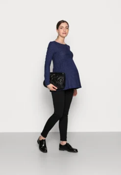 Anna Field -Anna Field de4c37b3ac2e462890df75600d40a7c8 scaled