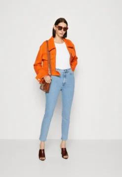 Anna Field -Anna Field ef42398706ca48edbac7973136411e98 scaled