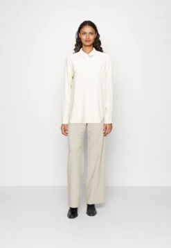 Anna Field -Anna Field f0580900817e415a83cb8f7a48ebd4c2 scaled