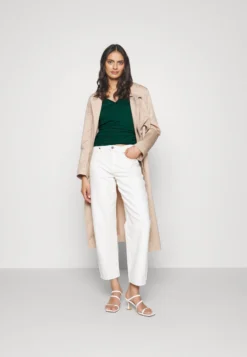 Anna Field -Anna Field fa2ba4d189df473991130999fb188d68 scaled